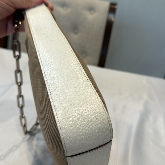 Authentic Gucci hobo bag with chained strap - Picture 4 of 14